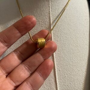 Elegant Gold Pendant Necklace